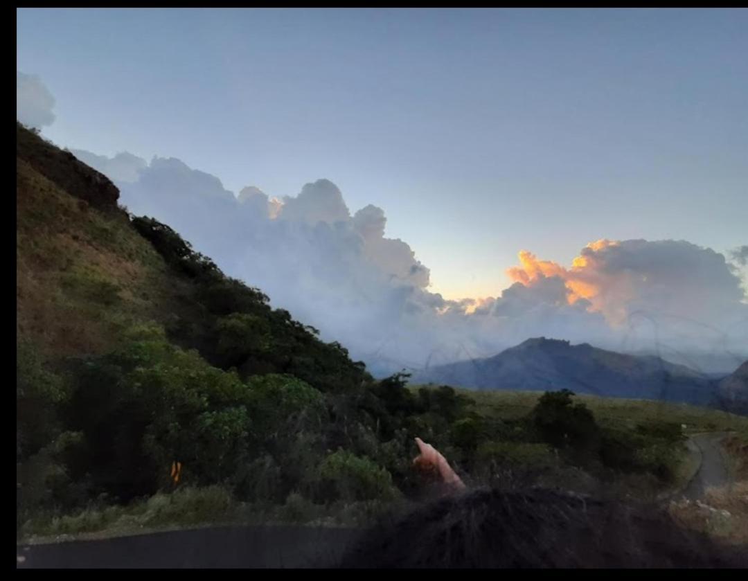 Alpine Aura Villa Vagamon Bagian luar foto